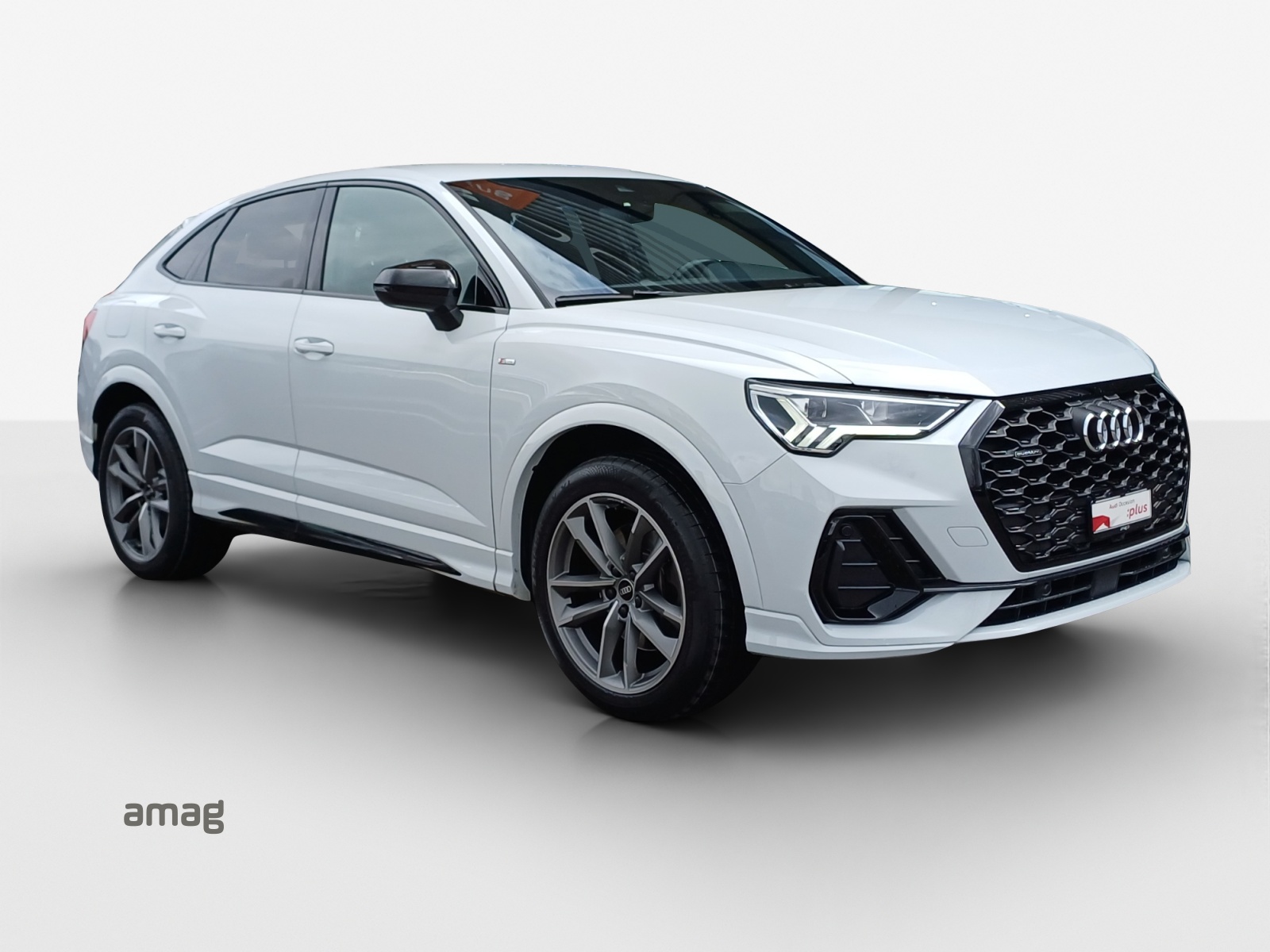 AUDI Q3 Sportback 40 TDI S line quattro S-tronic-image-5