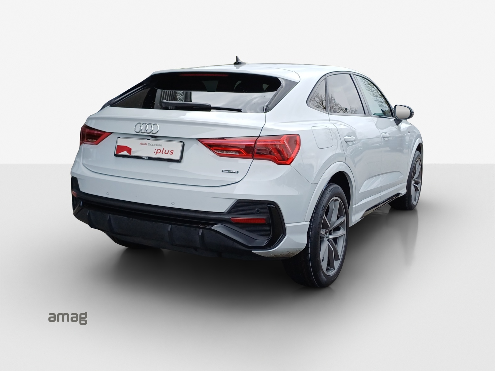 AUDI Q3 Sportback 40 TDI S line quattro S-tronic-image-4