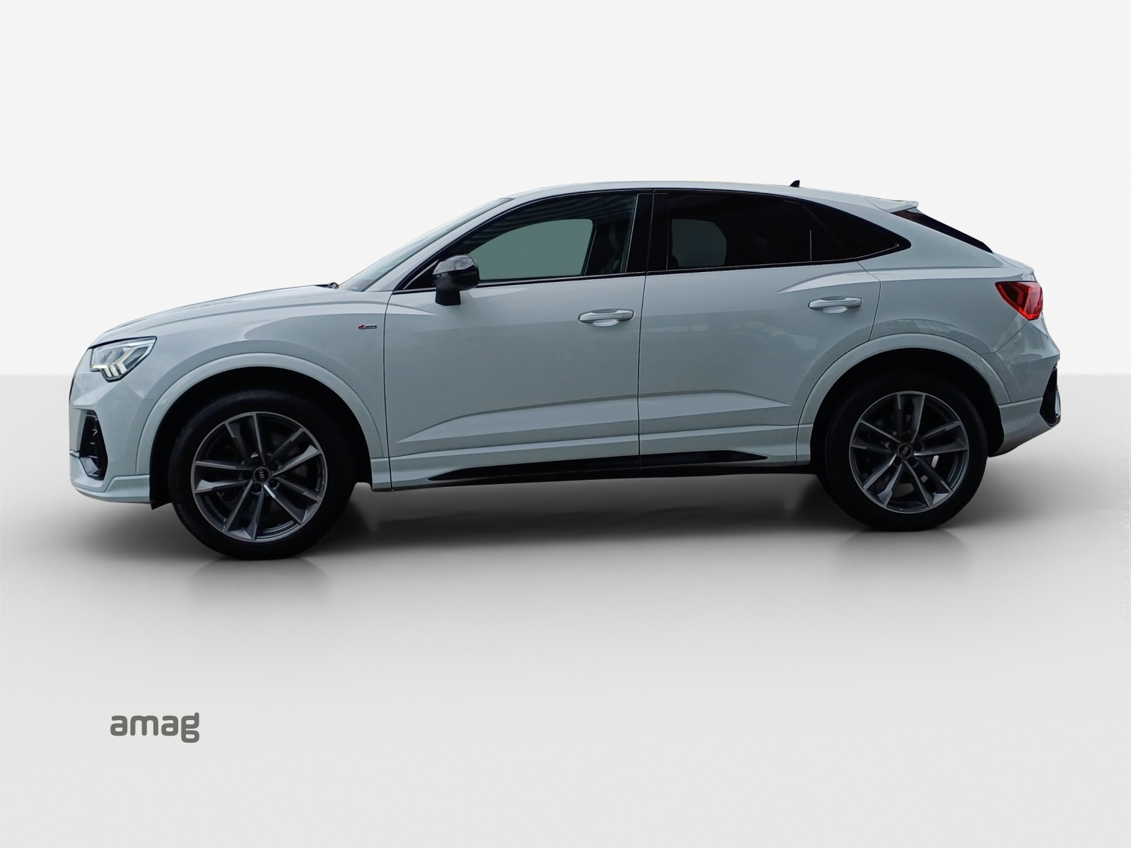 AUDI Q3 Sportback 40 TDI S line quattro S-tronic-image-1