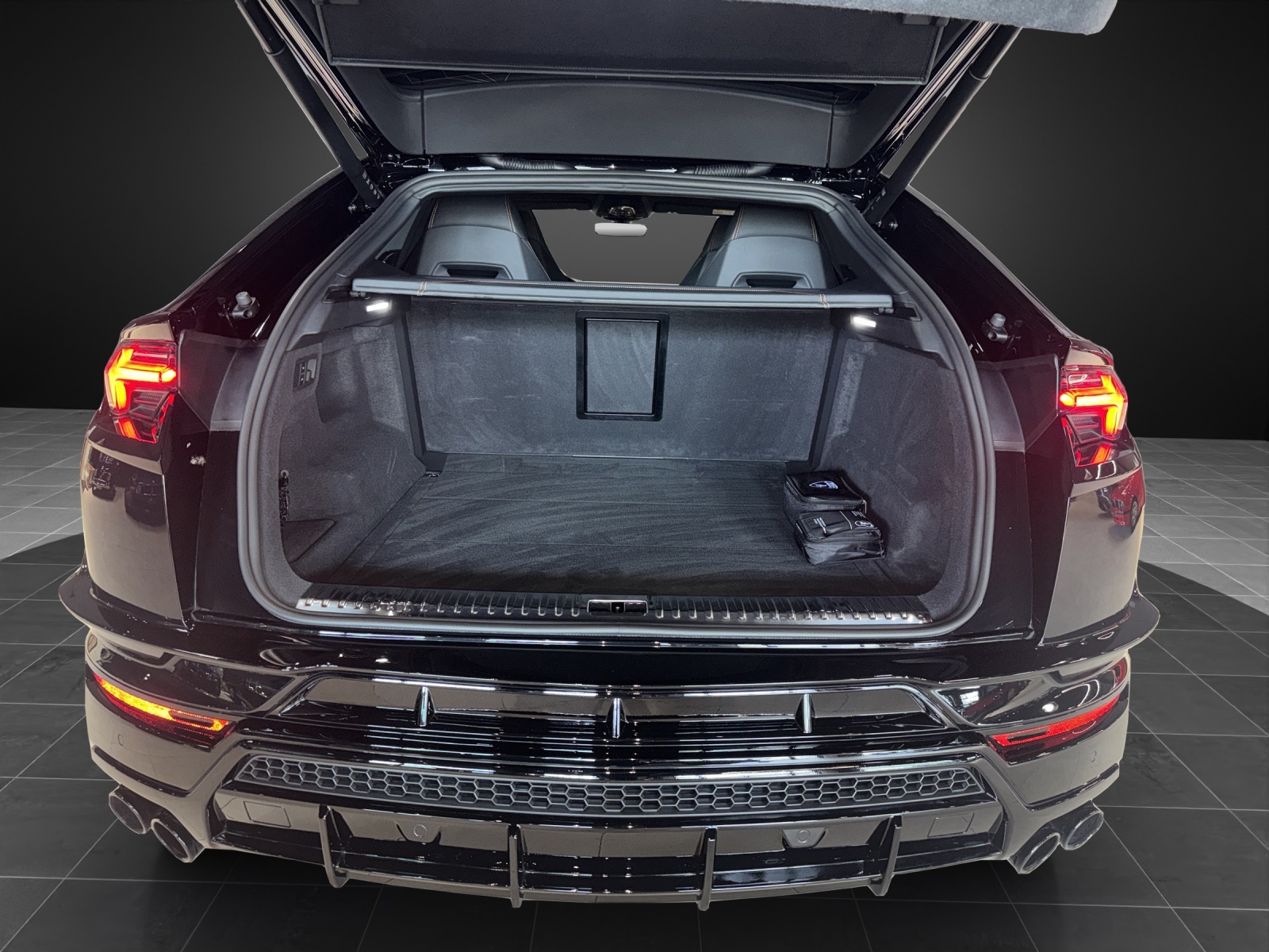LAMBORGHINI Urus S-image-12