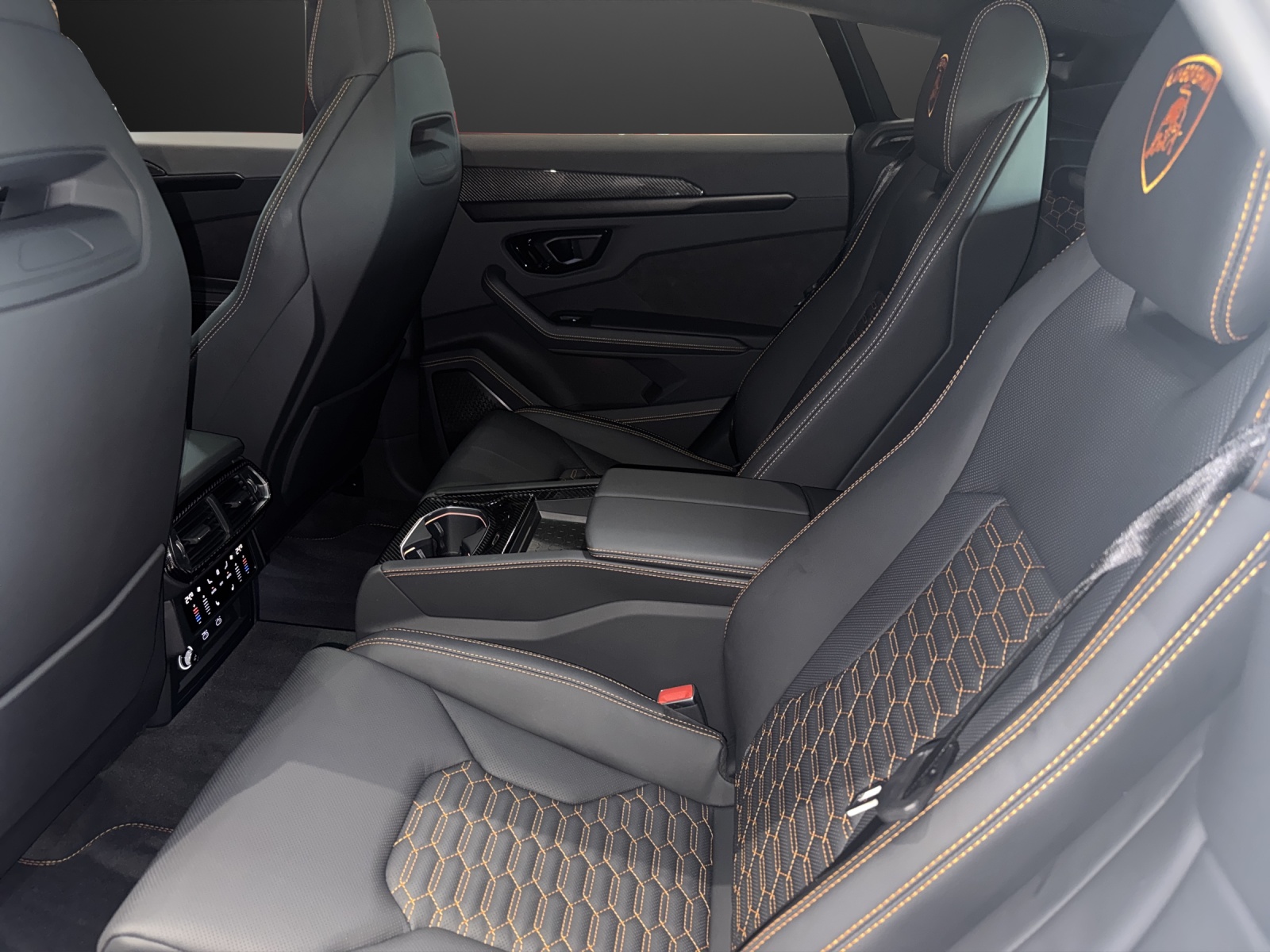 LAMBORGHINI Urus S-image-8