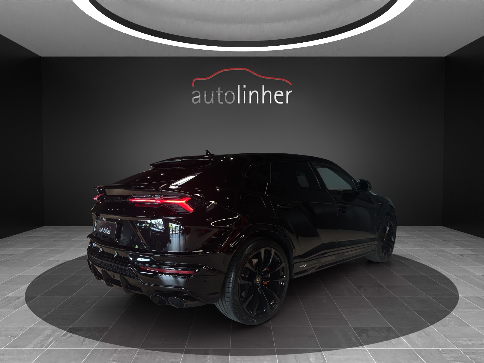 LAMBORGHINI Urus S-image-4