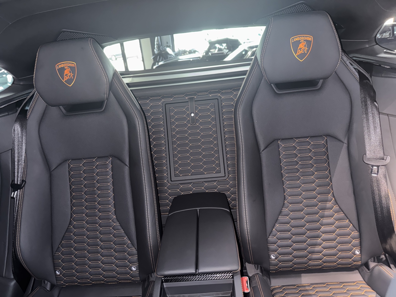 LAMBORGHINI Urus S-image-18
