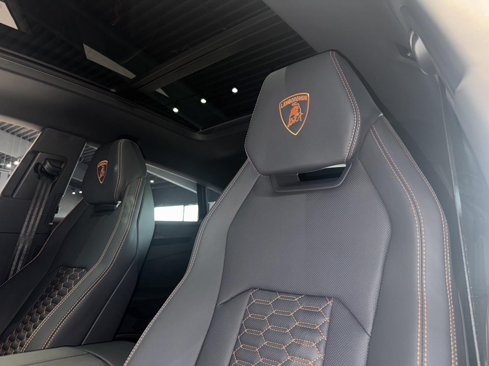 LAMBORGHINI Urus S-image-16
