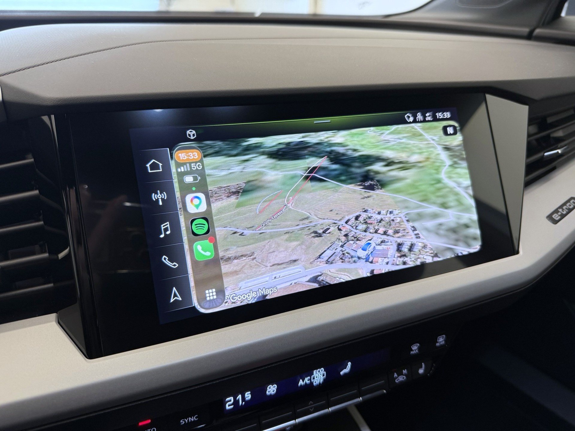 AUDI Q4 e-tron 45 quattro-image-13