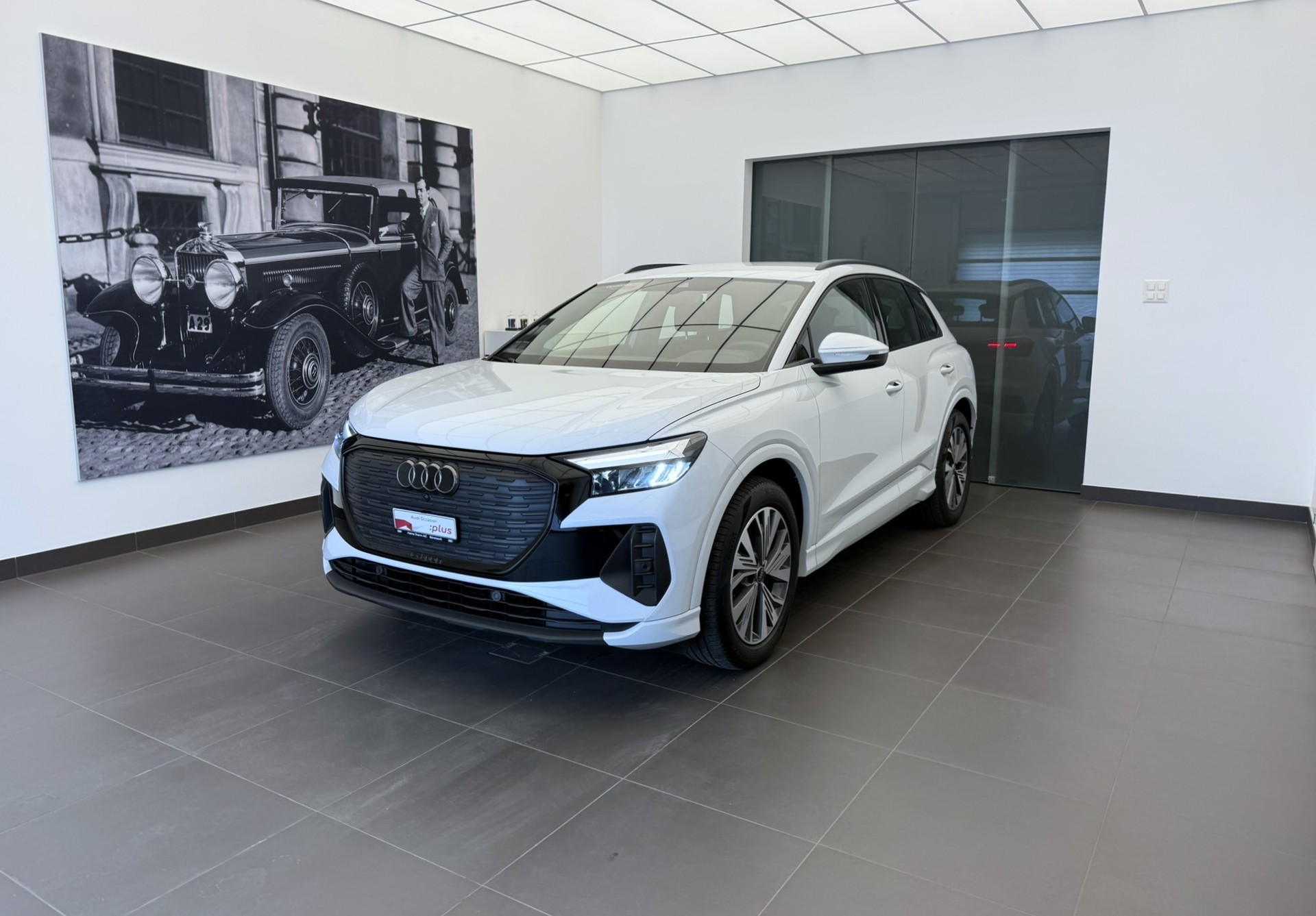 AUDI Q4 e-tron 45 quattro-image-0