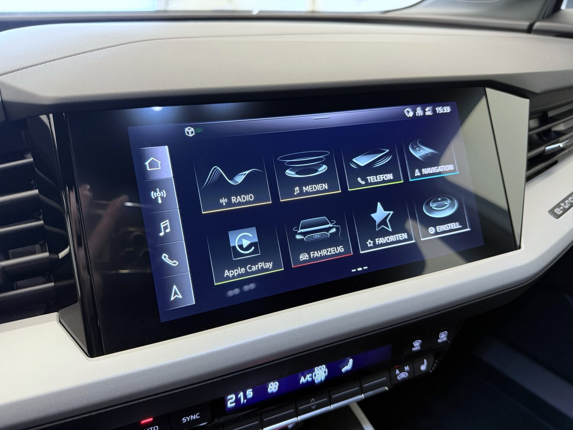 AUDI Q4 e-tron 45 quattro-image-12