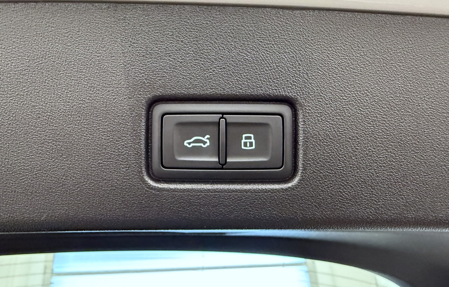 AUDI Q4 e-tron 45 quattro-image-19