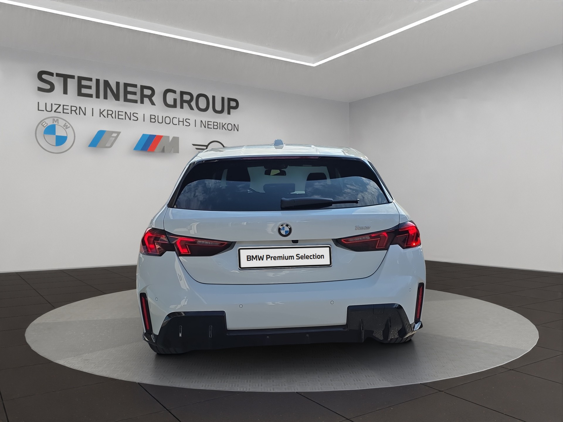BMW 123 xDrive M Sport Steptronic-image-3