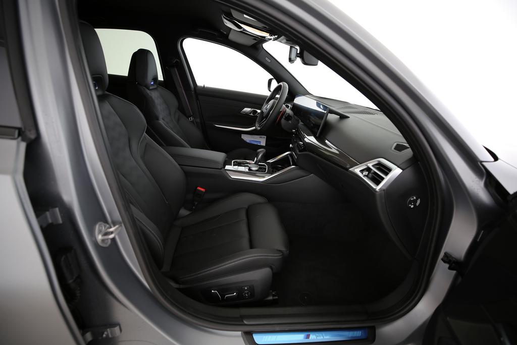 BMW M3 Competition xDrive-image-5