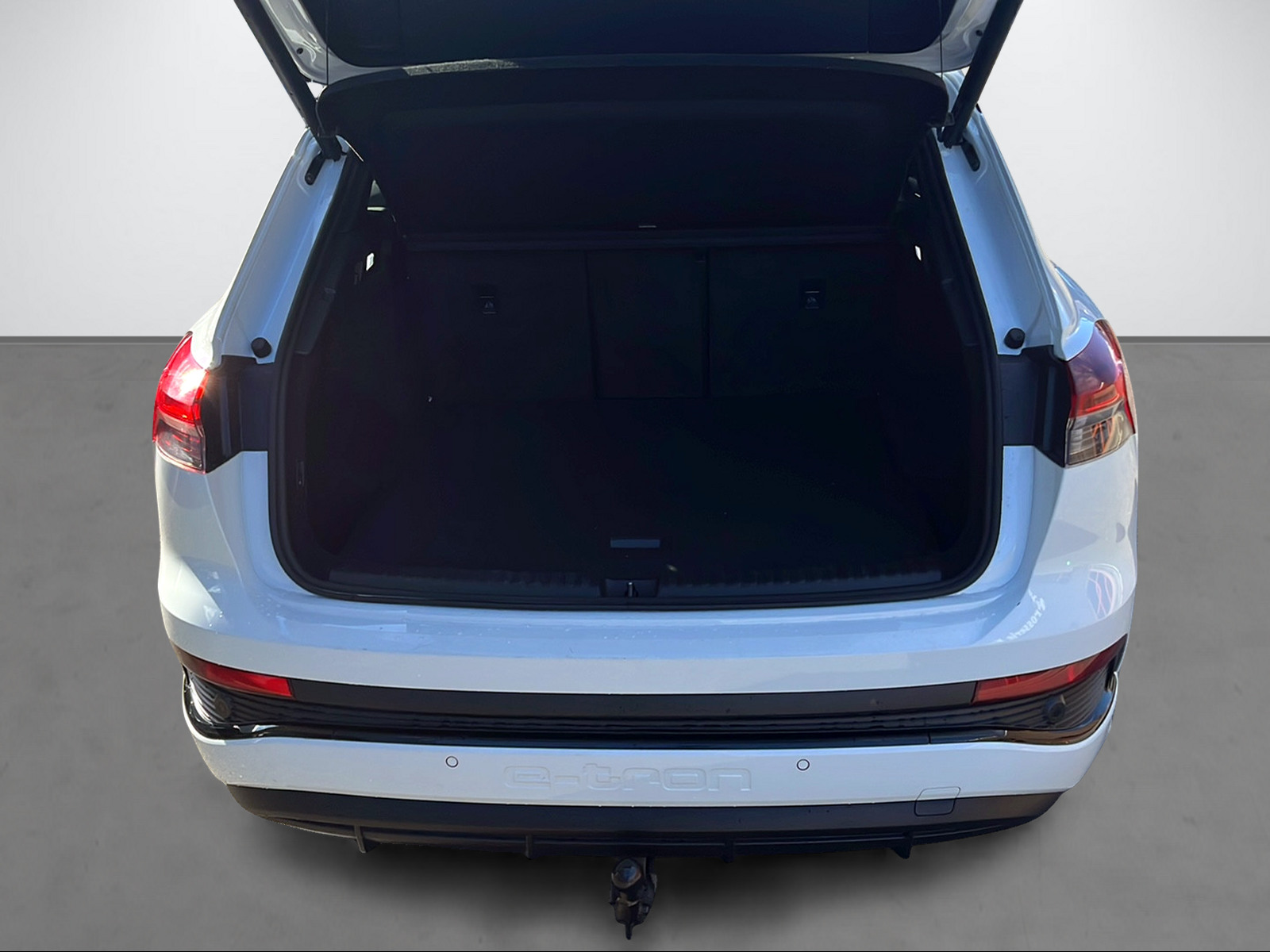 AUDI Q4 e-tron 50 quattro-image-6