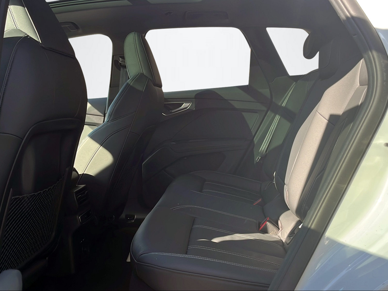 AUDI Q4 e-tron 50 quattro-image-8