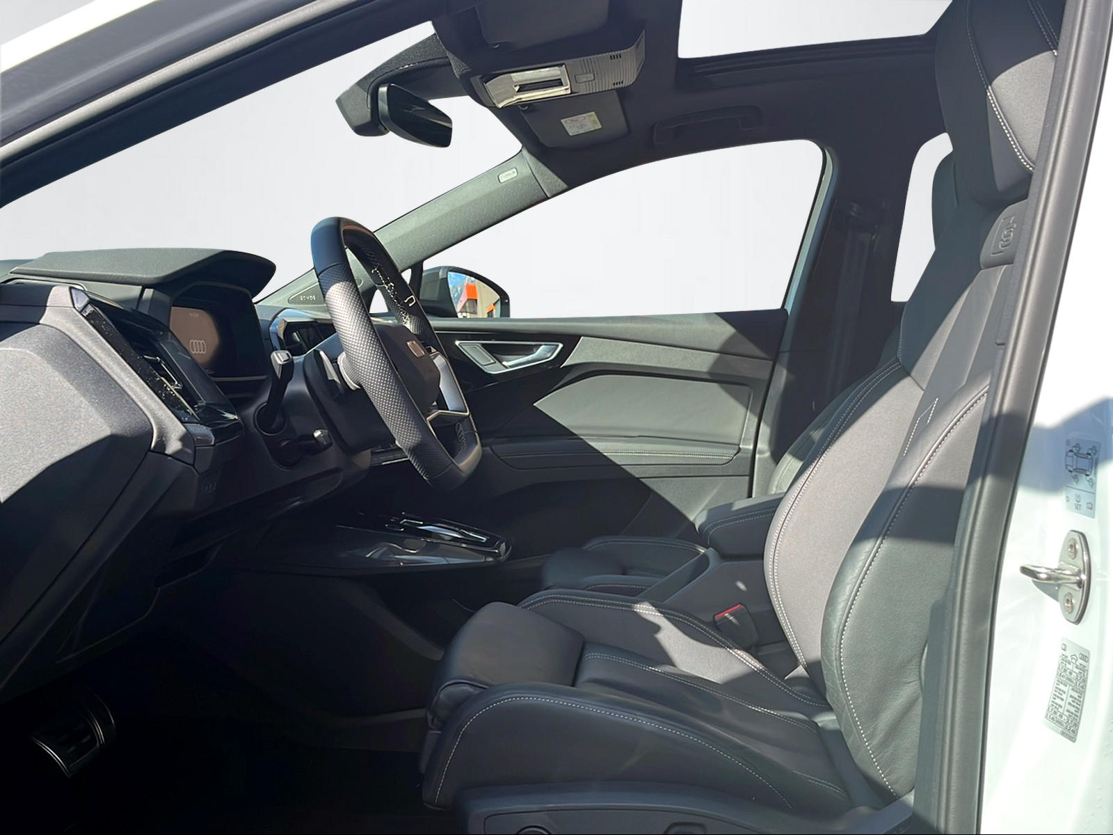 AUDI Q4 e-tron 50 quattro-image-7