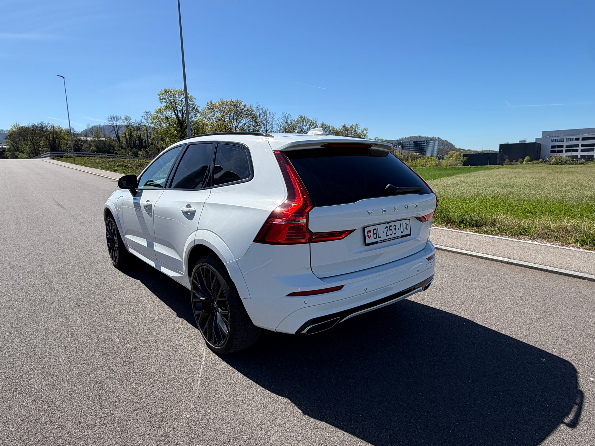 VOLVO XC60 T8 eAWD R-Design Geartronic-image-8