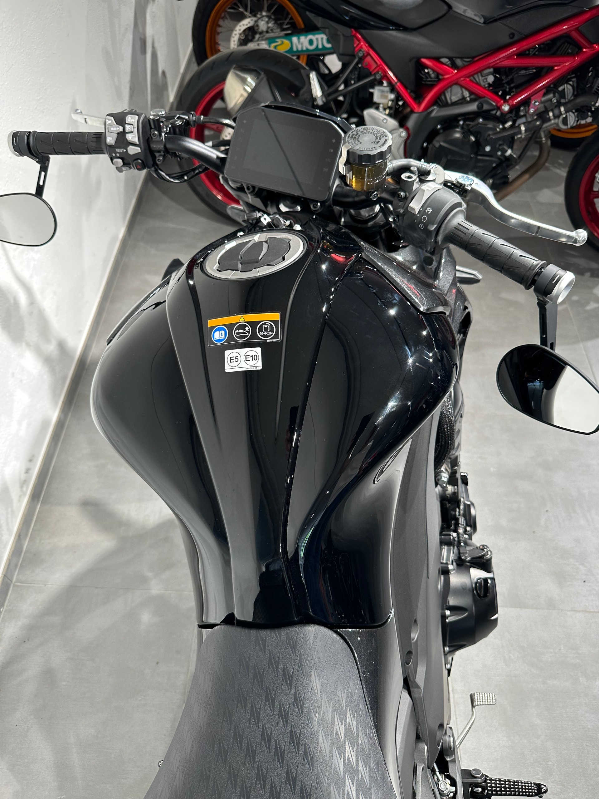 KAWASAKI Z 1100-showroom-element-3