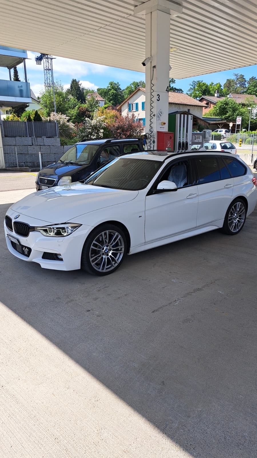 BMW 340i xDrive Touring M Sport Steptronic-image-0