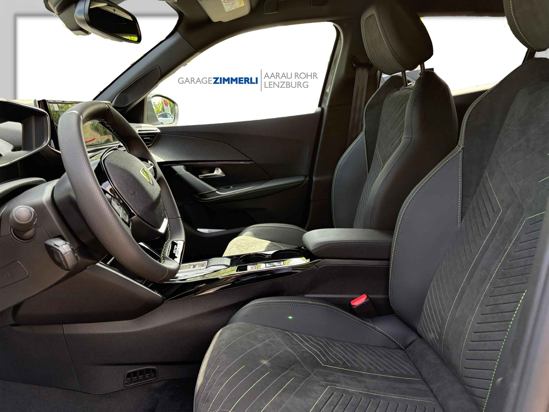 PEUGEOT 2008 1.2 145 MHEV GT CH-FZ-image-7