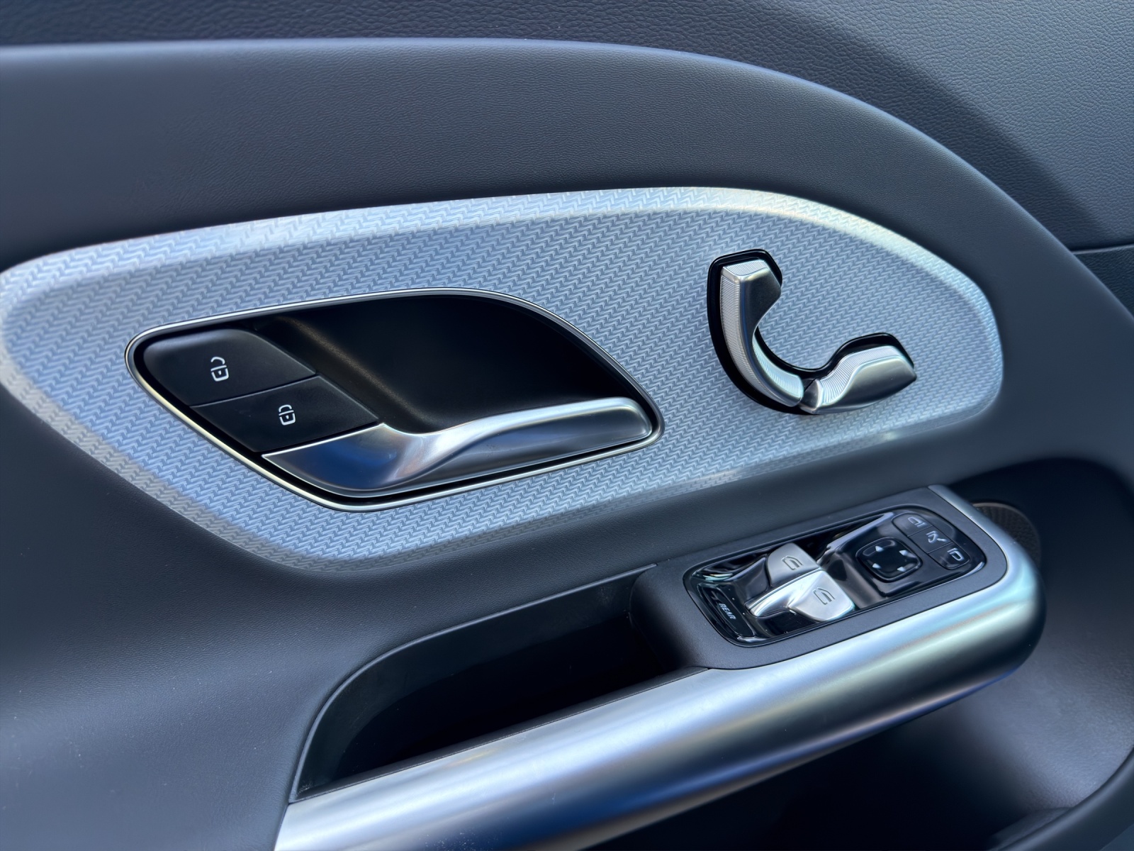Image MERCEDES-BENZ GLB-250 GLB 350 85kWh EQ 4 Matic