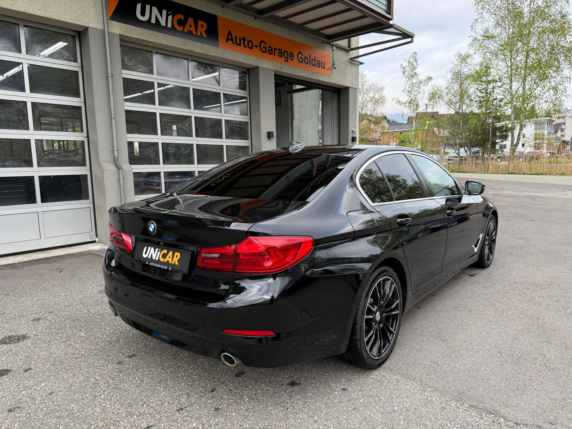 BMW 520-image-2