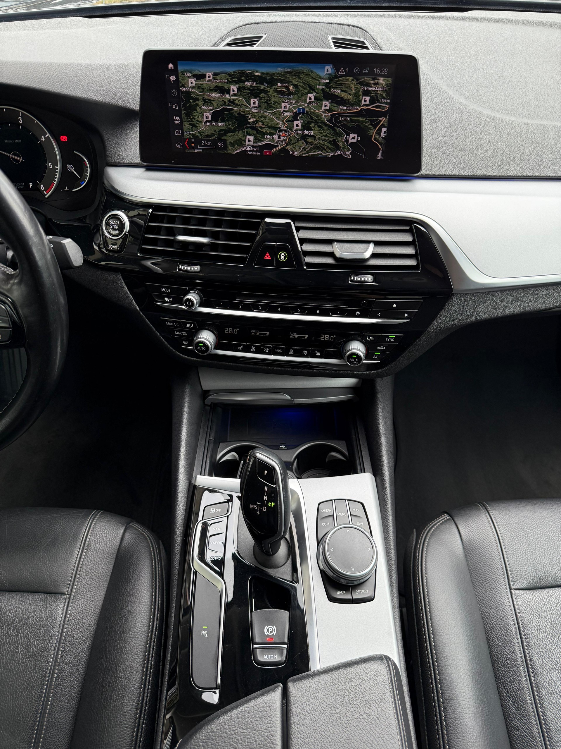 BMW 520-image-6