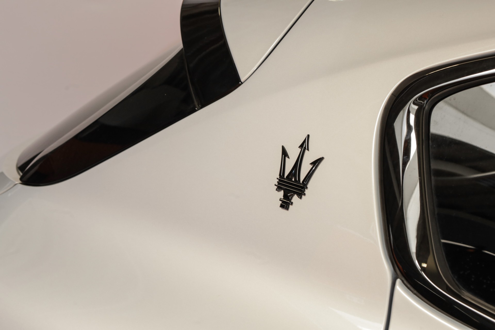 MASERATI Grecale 2.0 MHEV Modena Hybrid Automatica-image-23