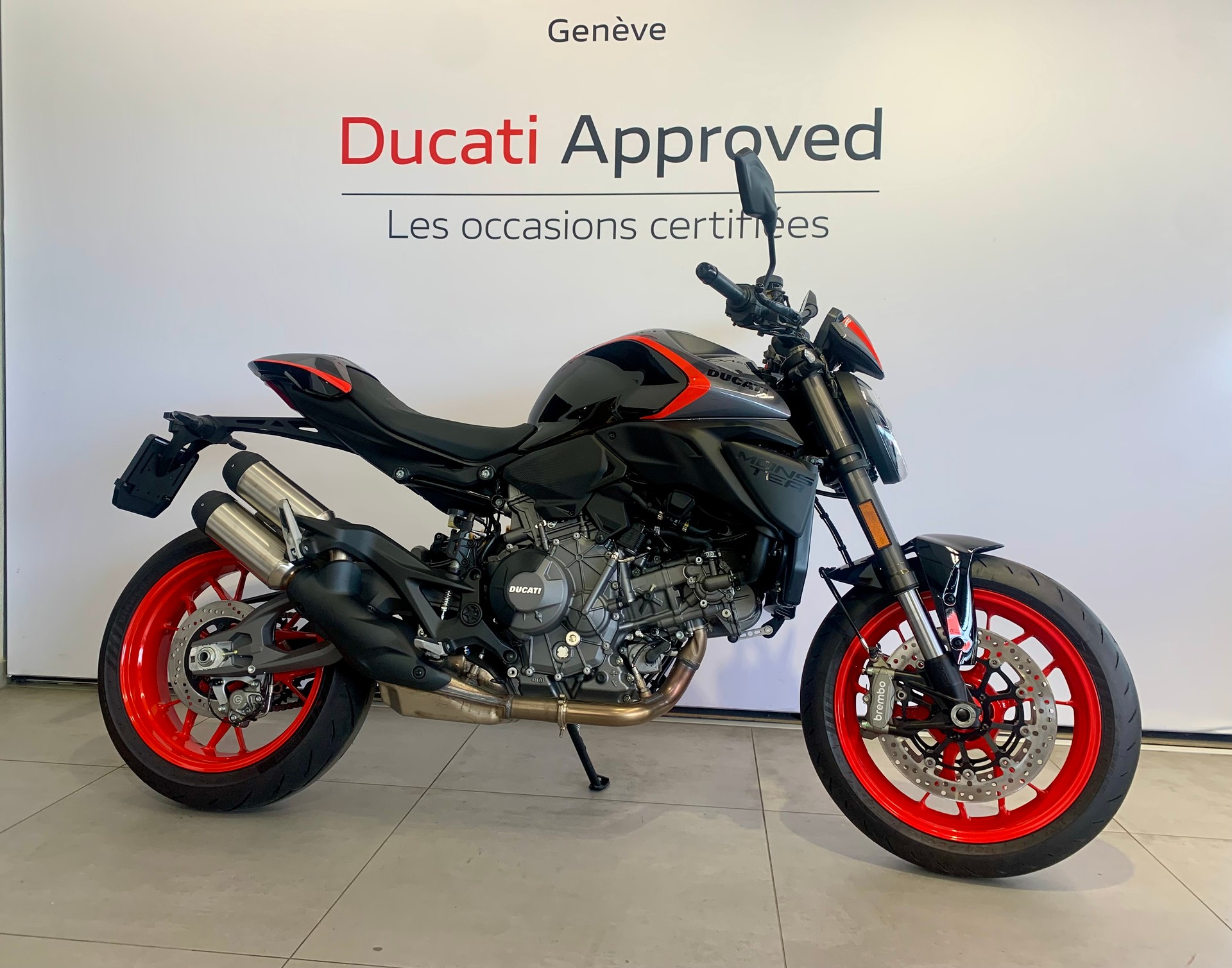 DUCATI Monster+ 890