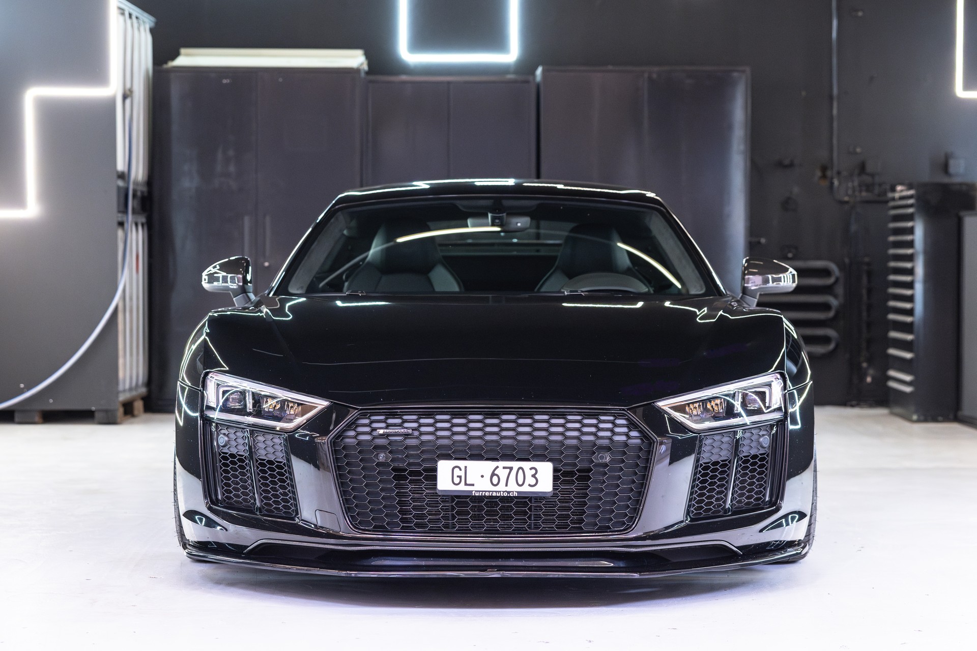 AUDI 5.2 FSI V10 plus quattro S-Tronic-image-1