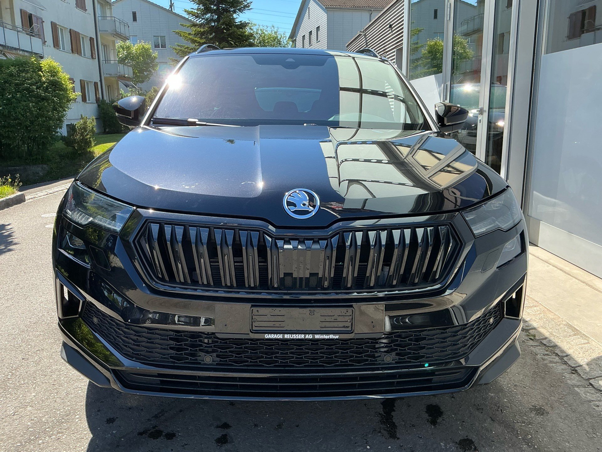 SKODA Karoq Sportline 4x4 *** PANORAMADACH & VIELES MEHR !!! ***-showroom-element-1
