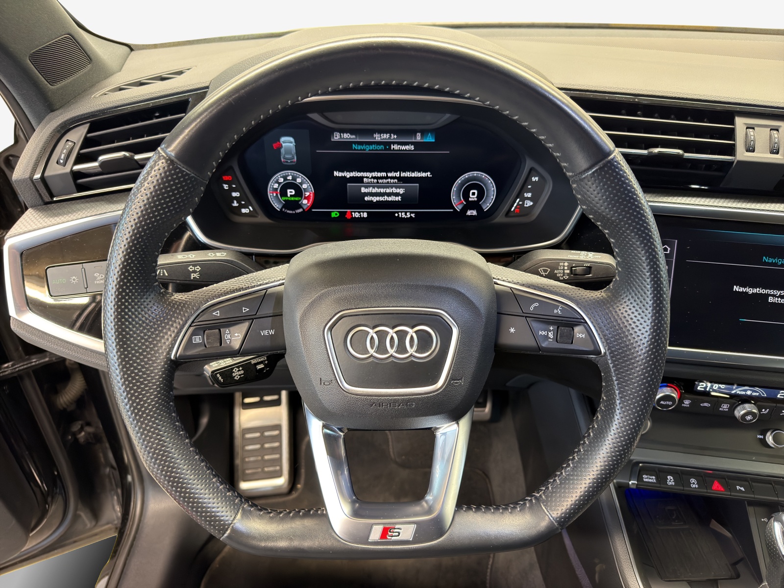 AUDI Q3 45 TFSI S line quattro S-tronic-image-9
