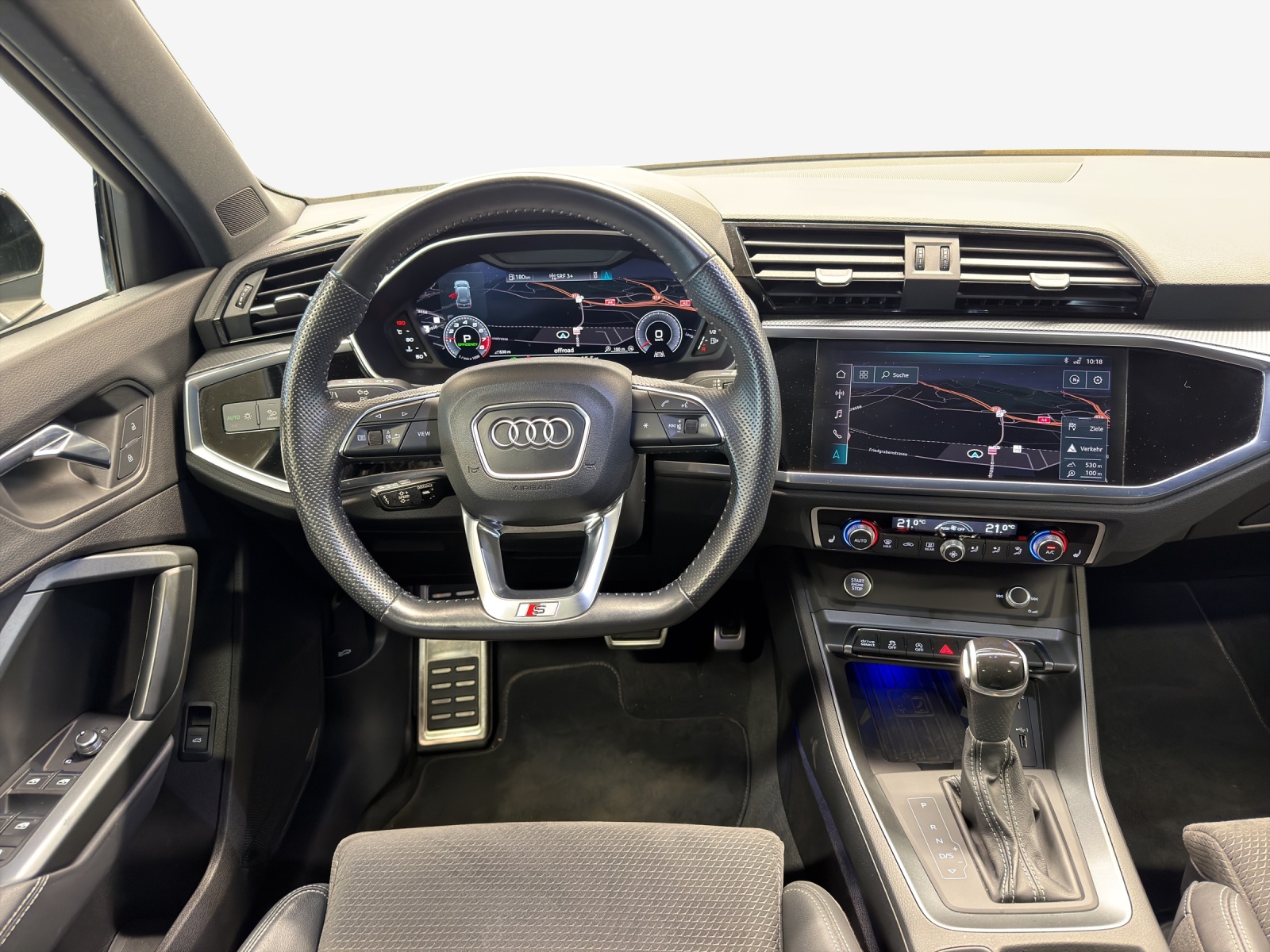 AUDI Q3 45 TFSI S line quattro S-tronic-image-8