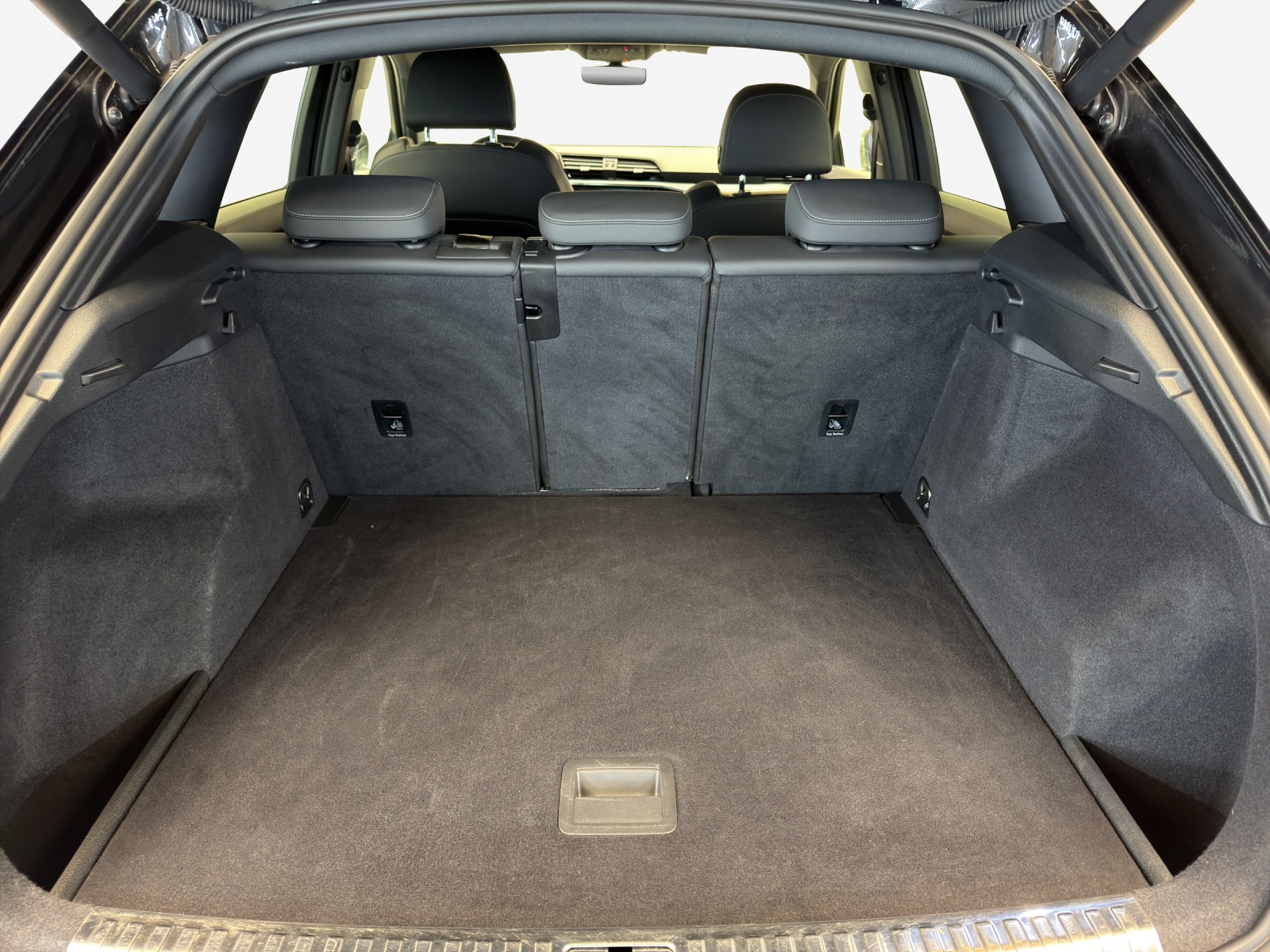 AUDI Q3 45 TFSI S line quattro S-tronic-image-12