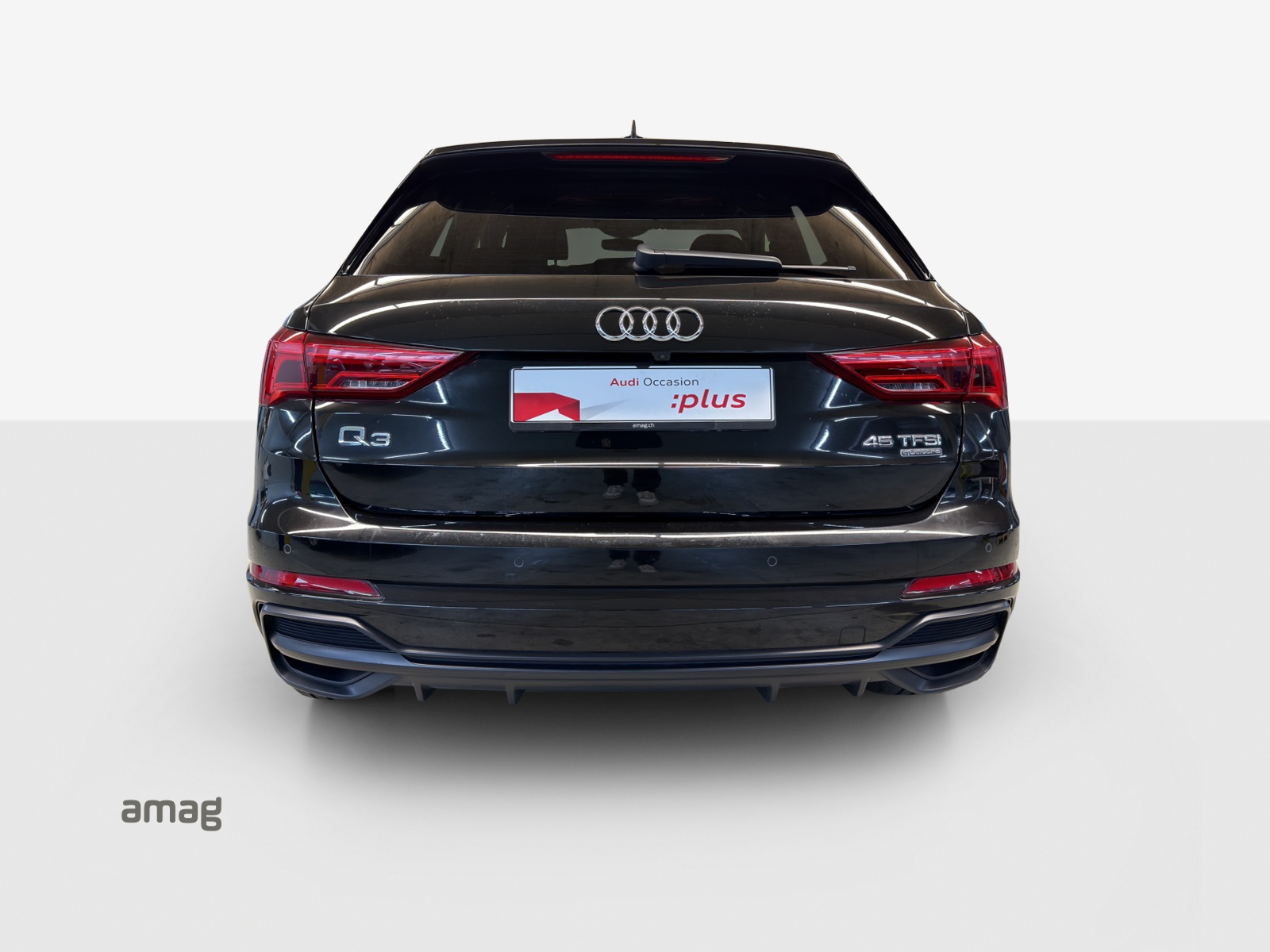 AUDI Q3 45 TFSI S line quattro S-tronic-image-3