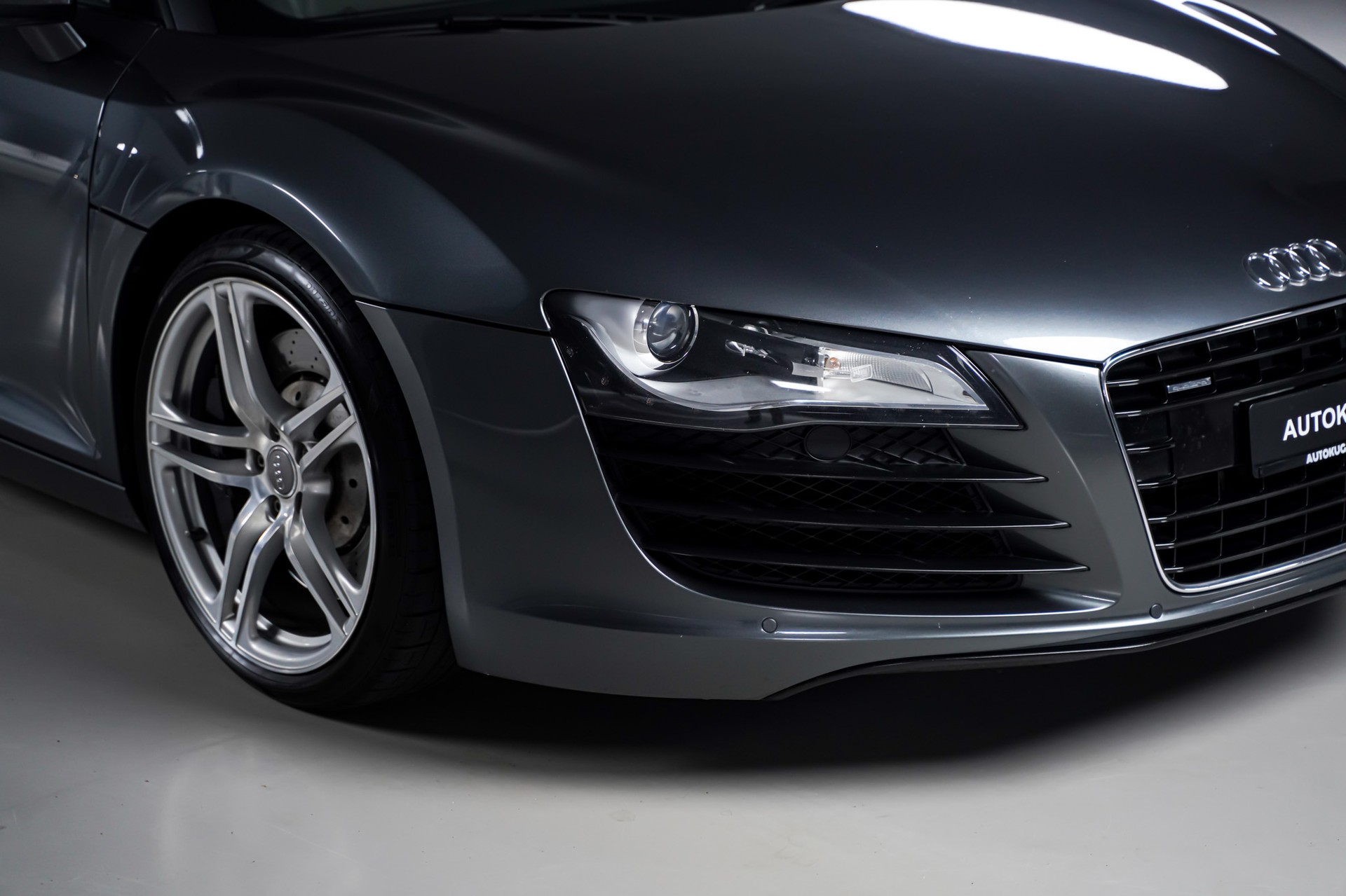 AUDI R8 Coupé 4.2-showroom-element-3