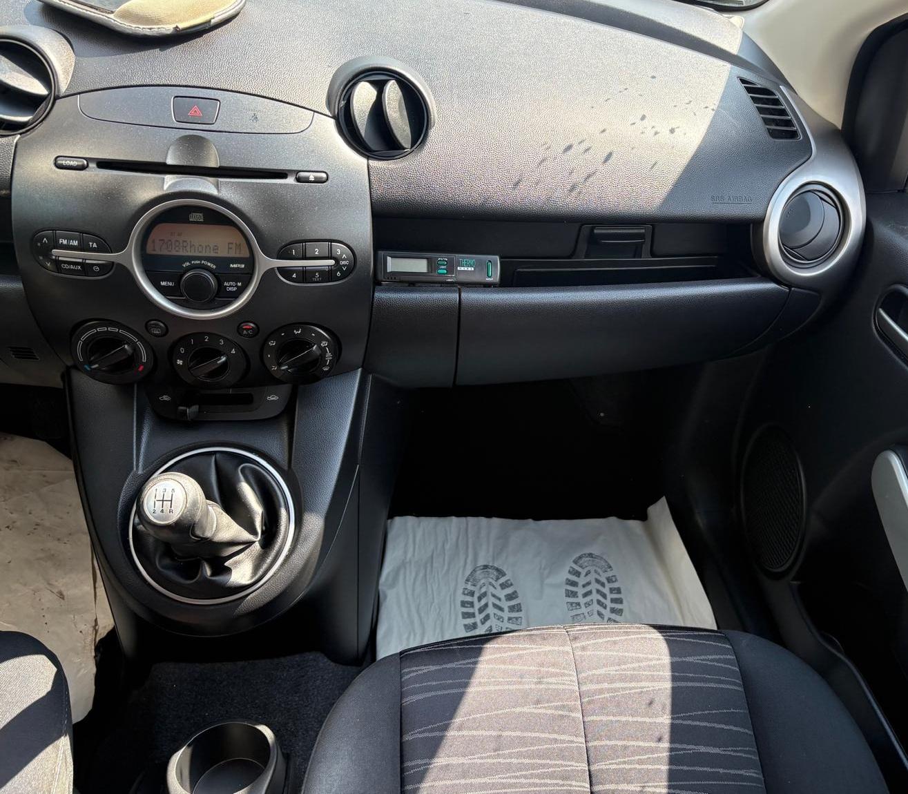 MAZDA 2 1.3 75 MZR Confort-image-6