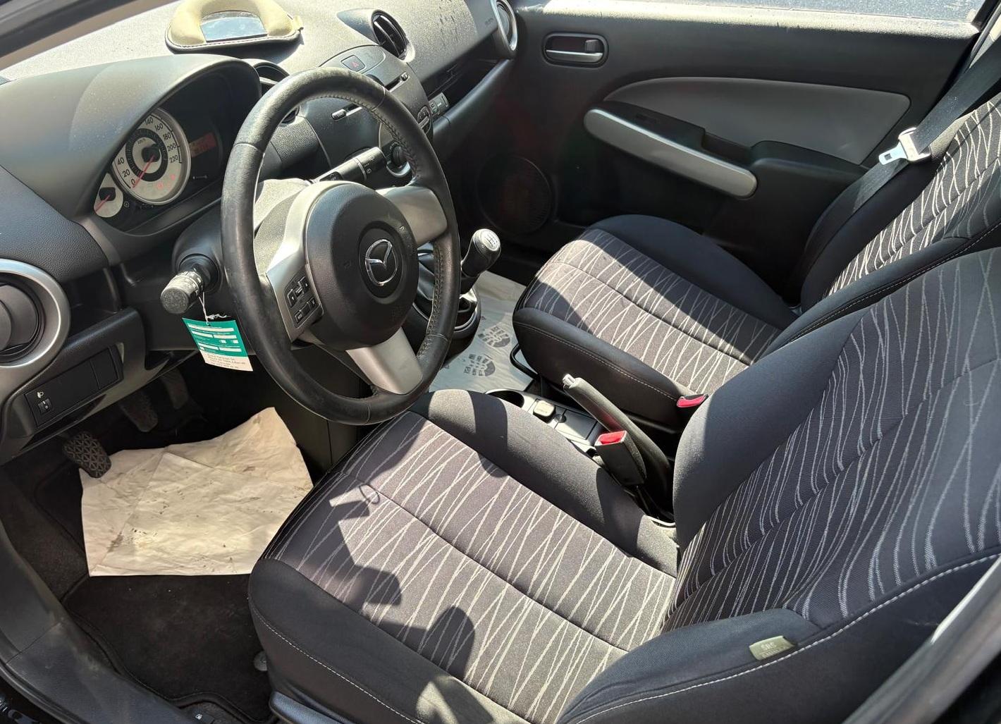 MAZDA 2 1.3 75 MZR Confort-image-4