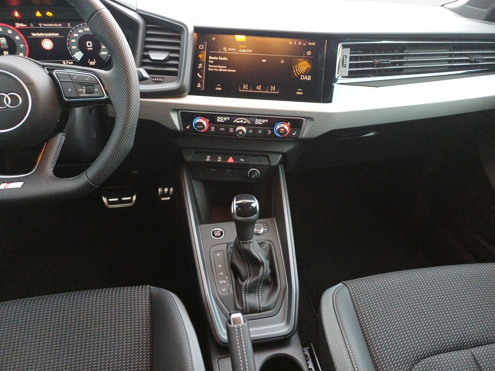 AUDI A1 Sportback 30 TFSI S Line Attraction S-tronic-image-10