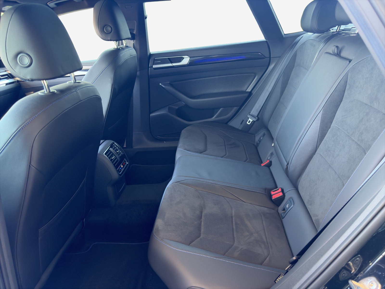 VW Arteon SB 2.0 TSI R 4Motion DSG-image-11
