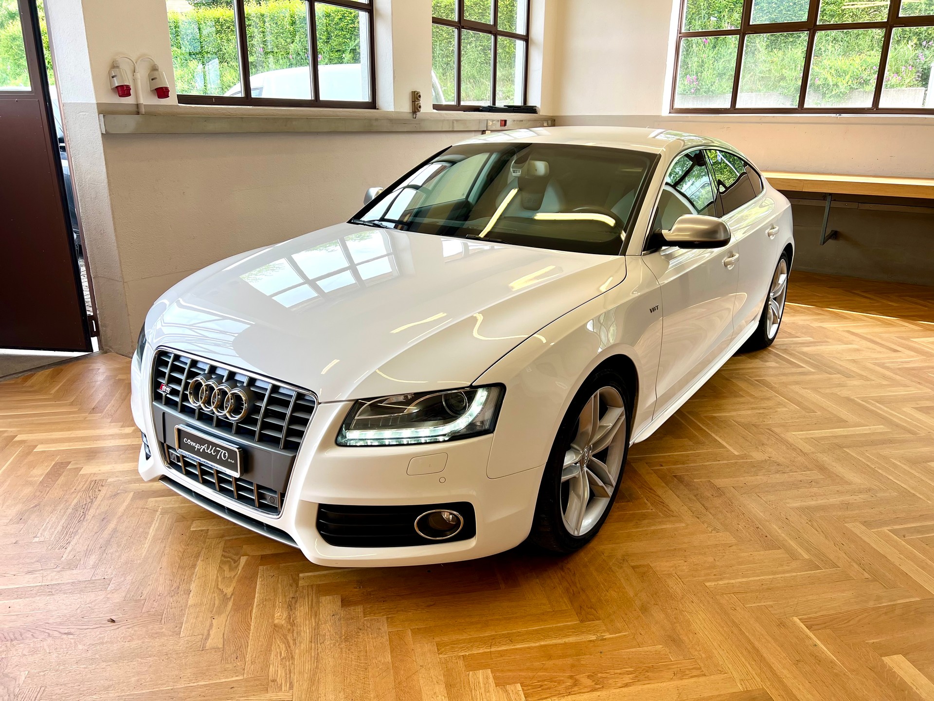 AUDI S5 Sportback 3.0 TFSI quattro S-tronic-showroom-element-1