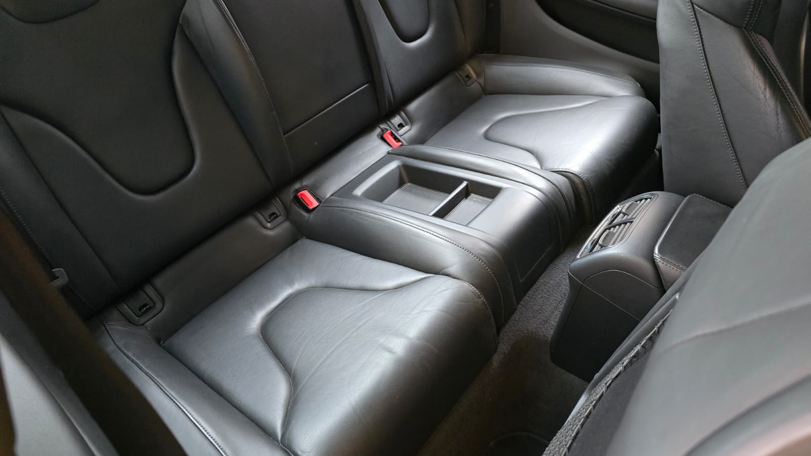 AUDI 4.2 V8 FSI quattro T-Tronic-image-5