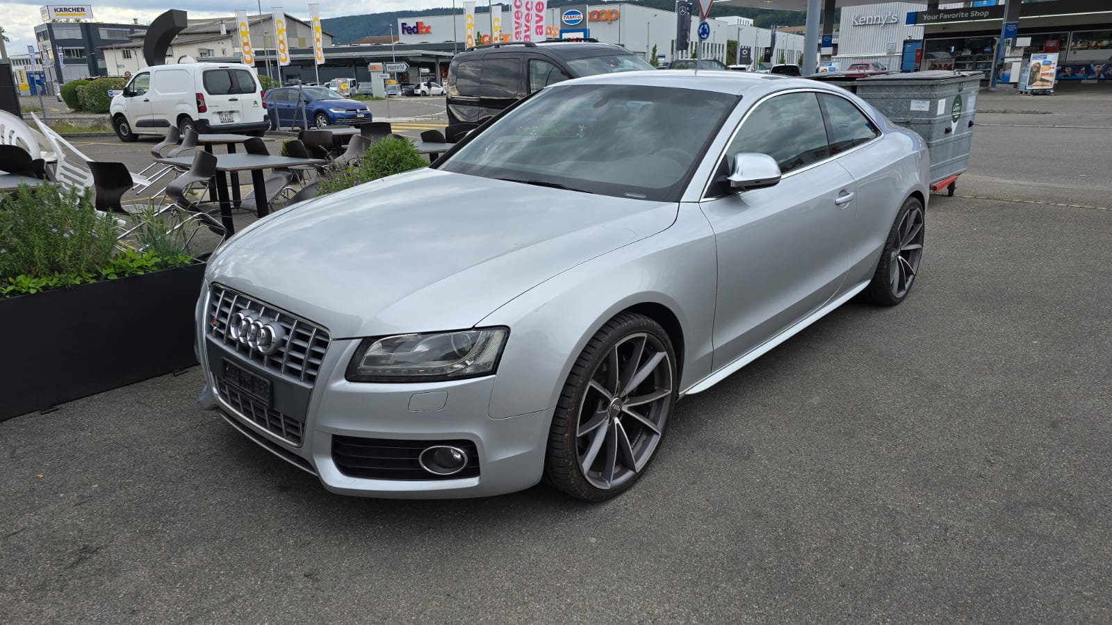 AUDI 4.2 V8 FSI quattro T-Tronic-image-0