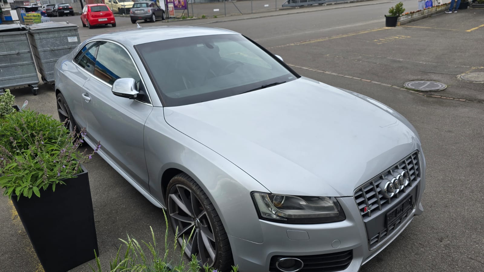 AUDI 4.2 V8 FSI quattro T-Tronic-image-2