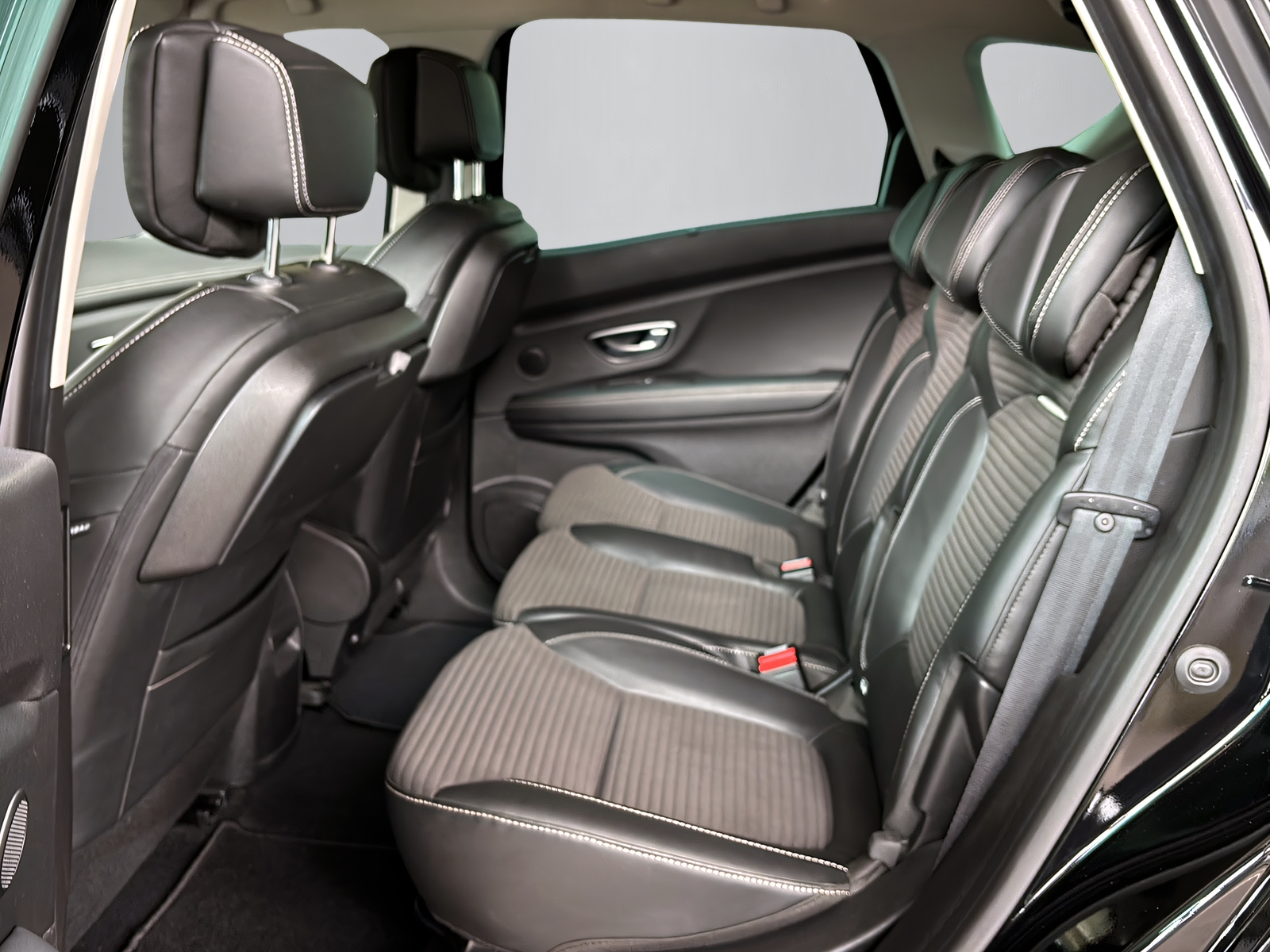 RENAULT Scénic 1.6 dCi 160 Bose EDC-image-6