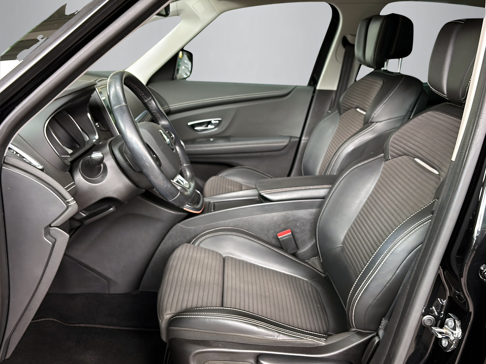 RENAULT Scénic 1.6 dCi 160 Bose EDC-showroom-element-2