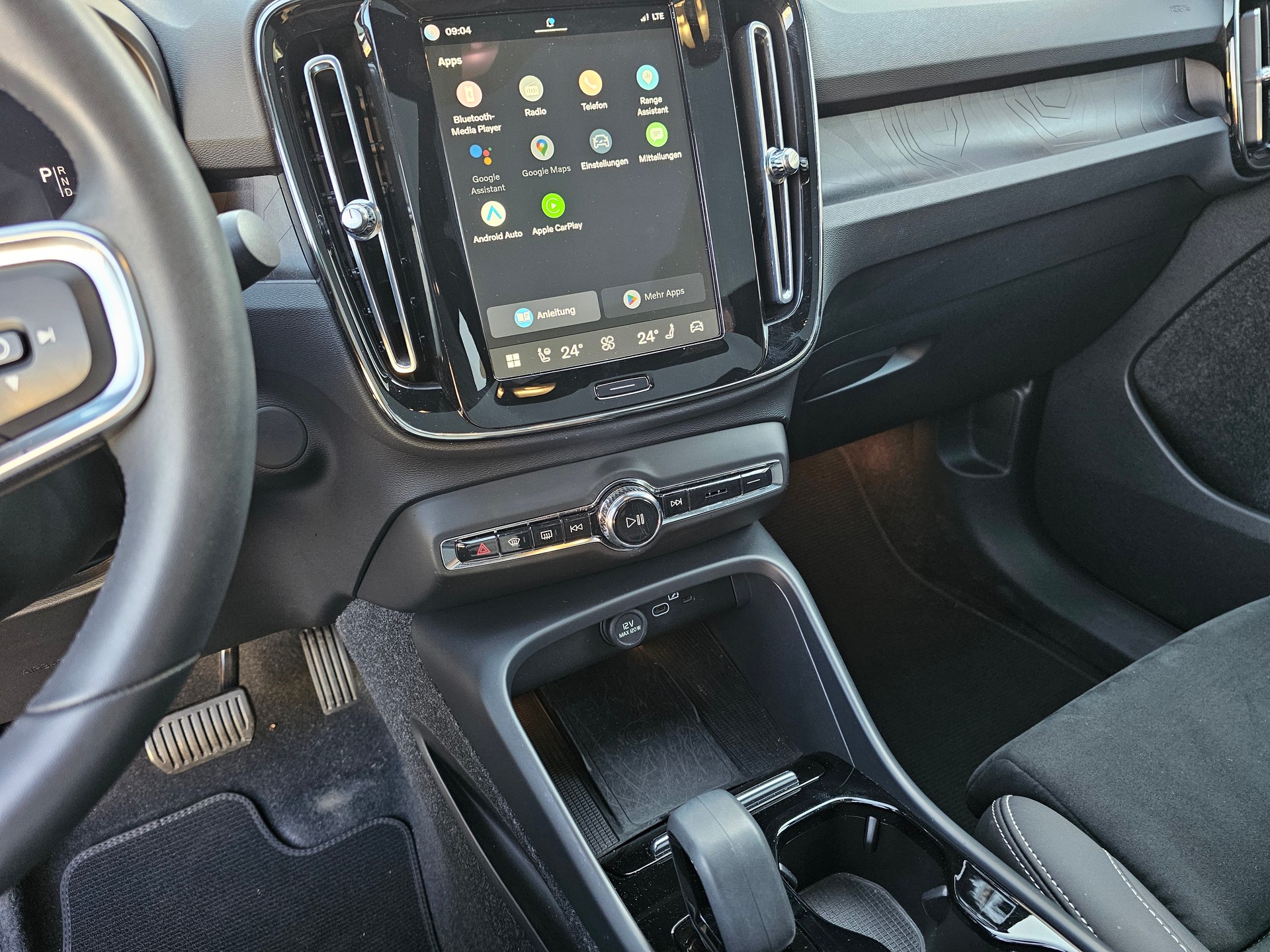 VOLVO C40 Recharge Twin-image-11