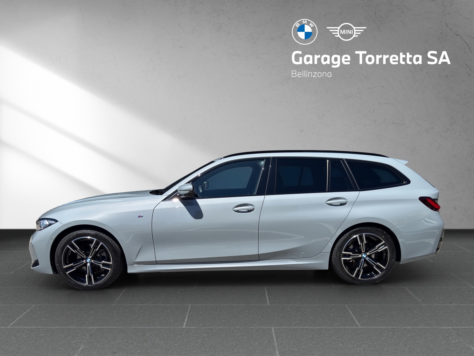 BMW 320d xDrive 48V Touring Steptronic M Sport-image-1