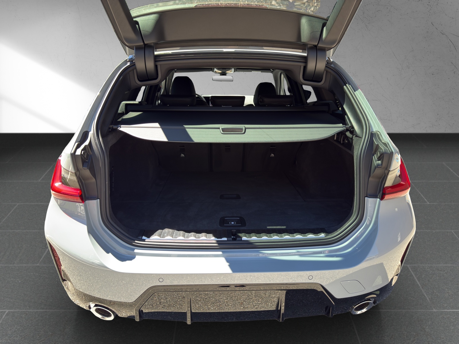 BMW 320d xDrive 48V Touring Steptronic M Sport-image-17