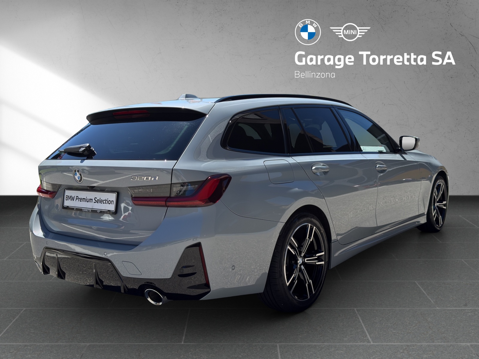 BMW 320d xDrive 48V Touring Steptronic M Sport-image-4