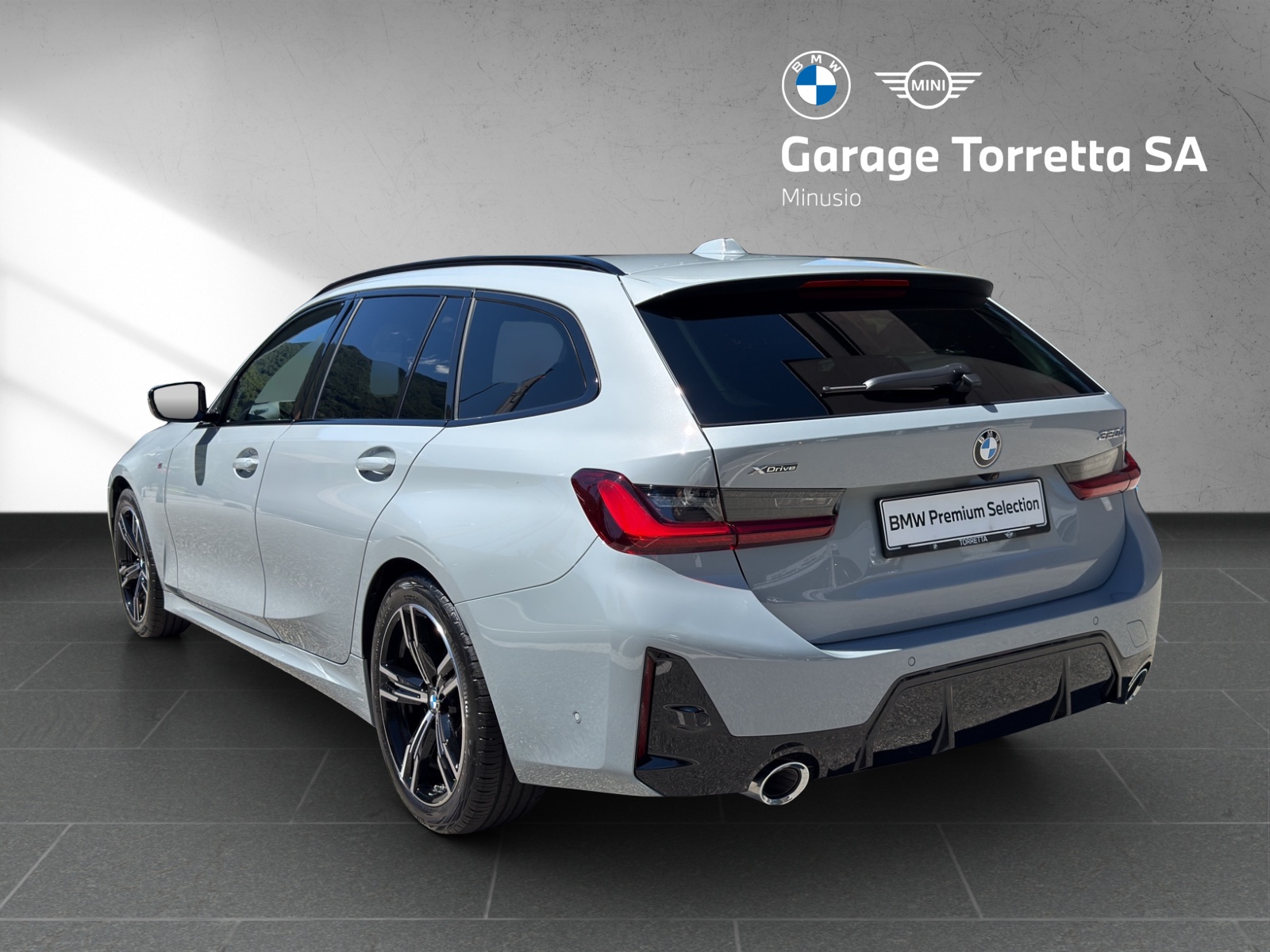 BMW 320d xDrive 48V Touring Steptronic M Sport-showroom-element-2