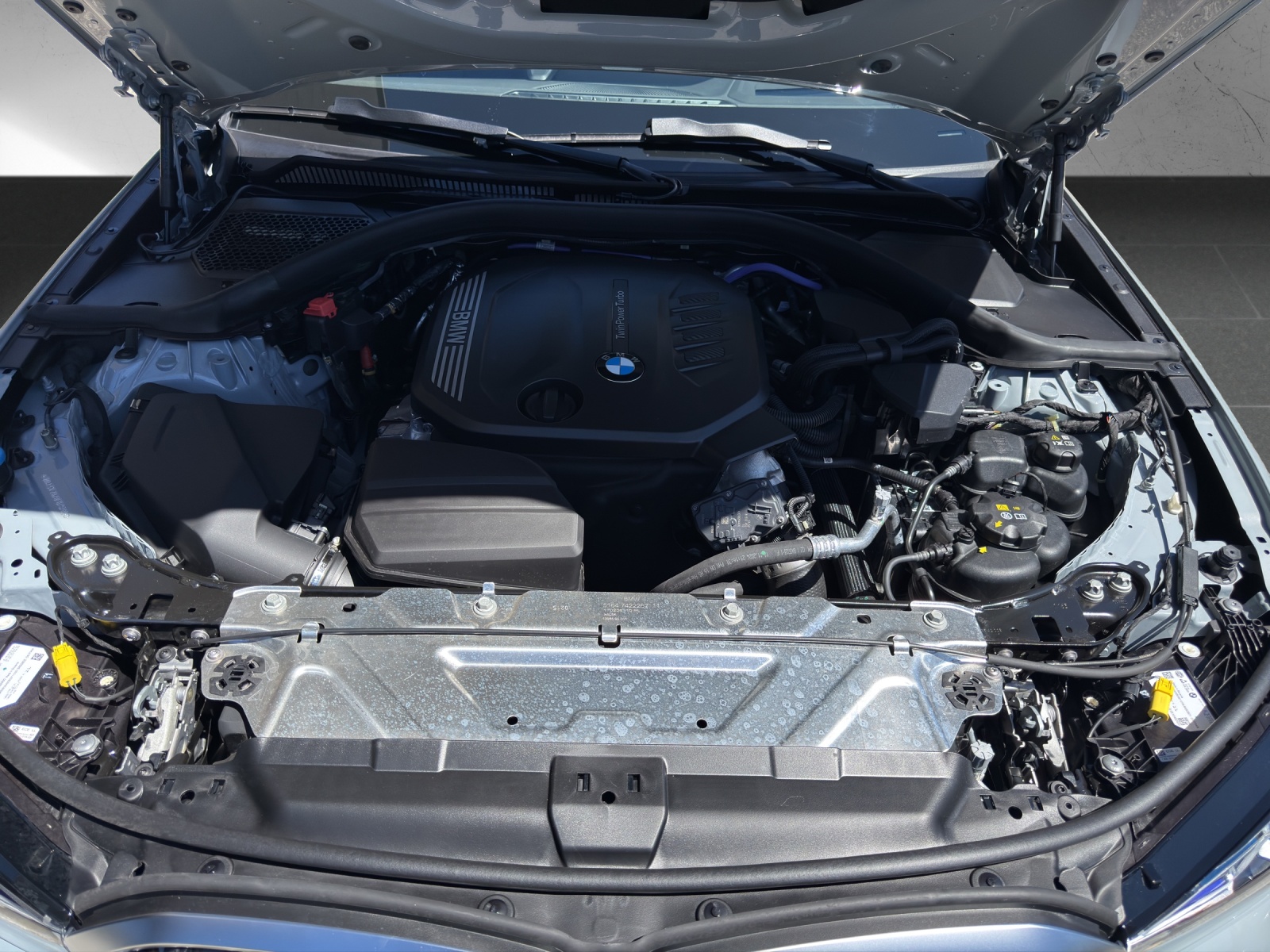 BMW 320d xDrive 48V Touring Steptronic M Sport-image-18