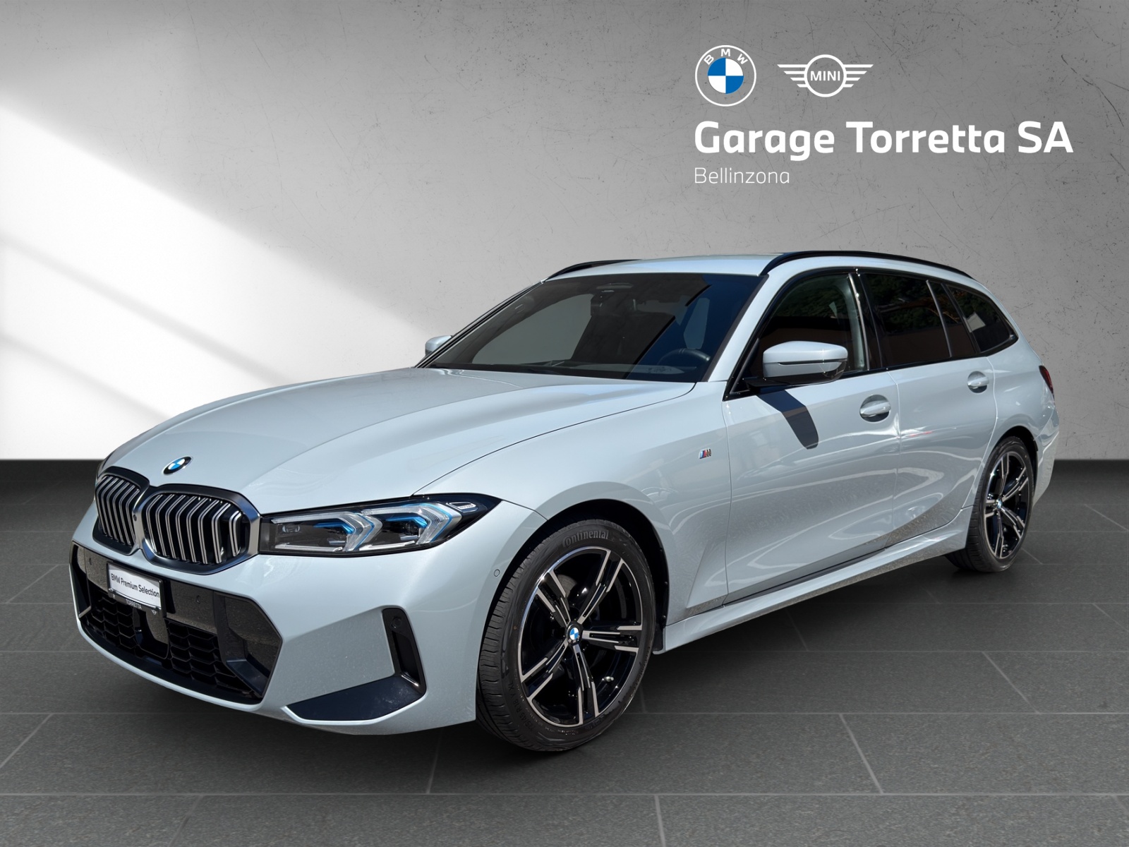 BMW 320d xDrive 48V Touring Steptronic M Sport-image-0